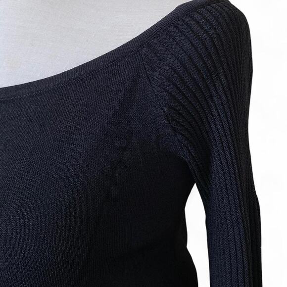 Y2k black right off the shoulder scoop neck flare long sleeve - Picture 4 of 6